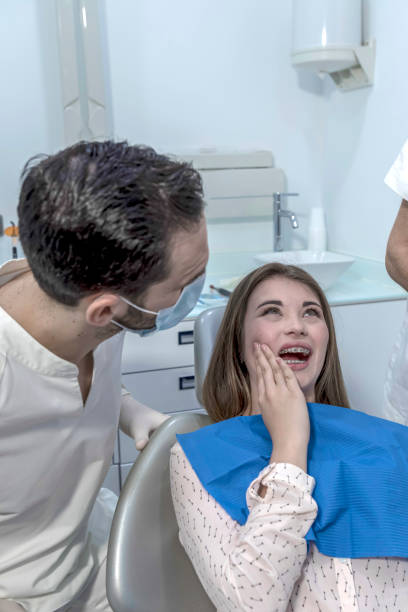 Best Weekend Emergency Dentist in Limesa, CA